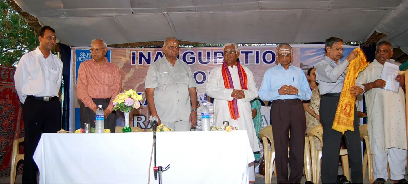 Dr. Anand Jaypuriya at an ophthalmology programme with senior eye surgeons