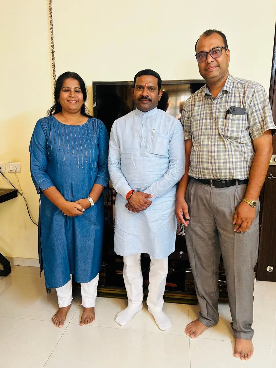 Dr. Anand and Dr. Shilpa Jaypuriya meeting Hemant Savara